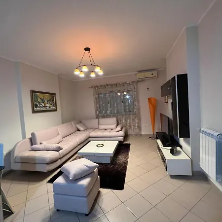 Apartment City Center Spacious 2 Bedroom Shkoder