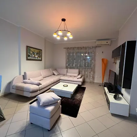 City Center Spacious 2 Bedroom Apartment Shkoder