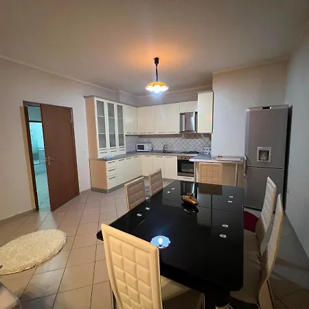 Apartment City Center Spacious 2 Bedroom Shkoder
